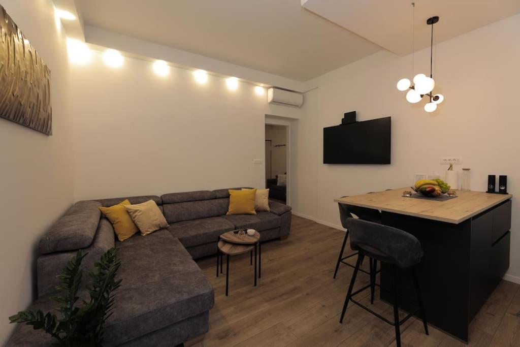 Tata Apartment Split Bagian luar foto