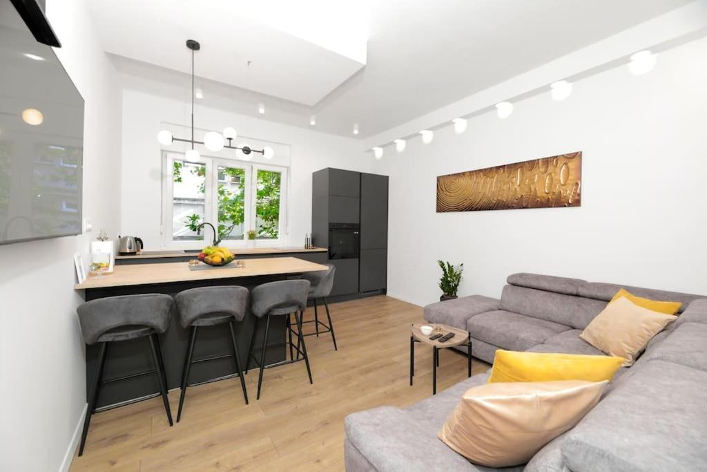 Tata Apartment Split Bagian luar foto